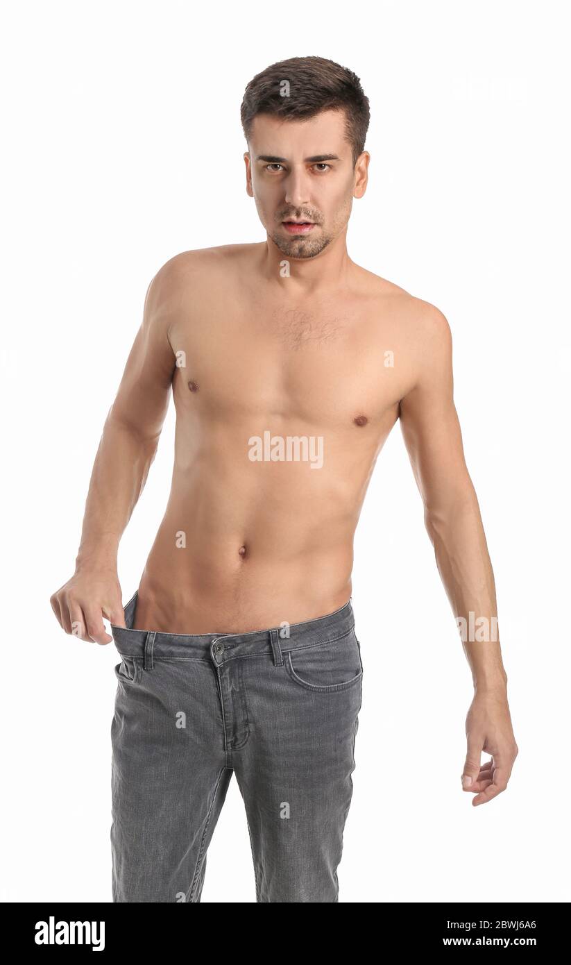 Junger Mann mit Anorexie auf weißem Hintergrund Stockfoto