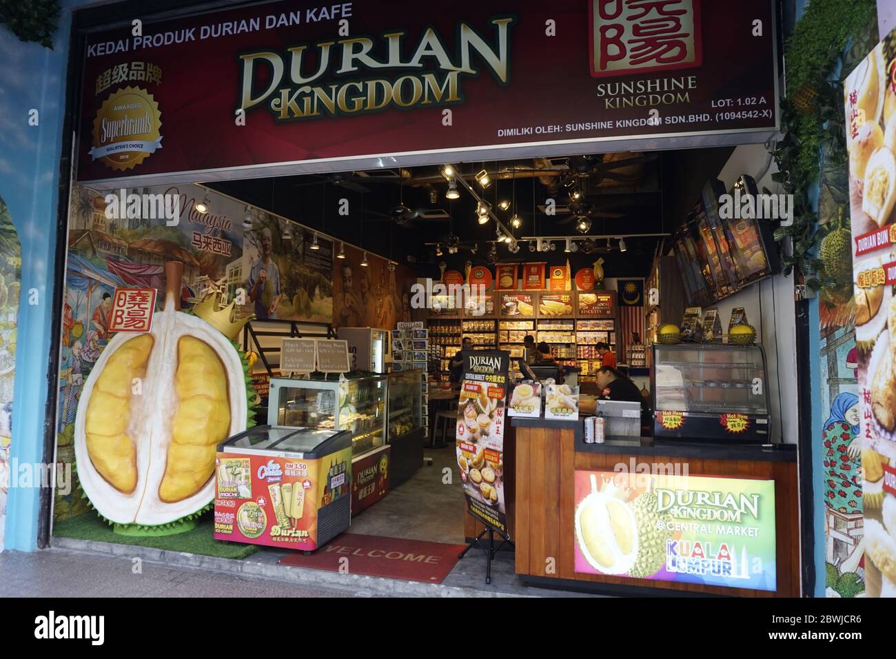 Thematischer Laden in Kuala Lumpur verkauft Durian Produkte Stockfoto