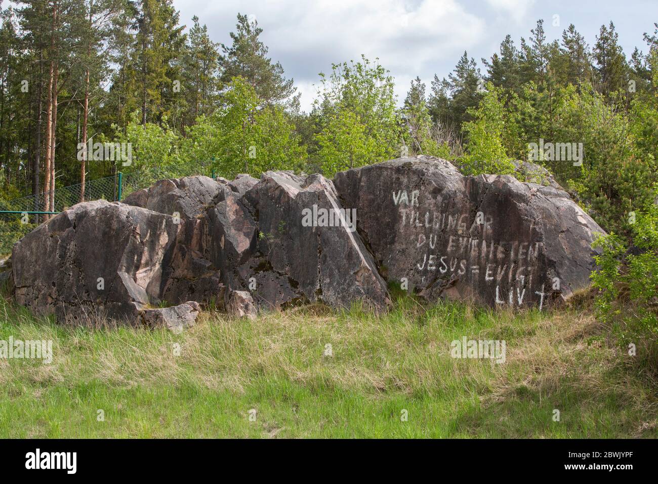 Wo verbringt ihr die Ewigkeit? Jesus = ewiges Leben, geschrieben auf einem Felsen. Sollentuna. Stockfoto