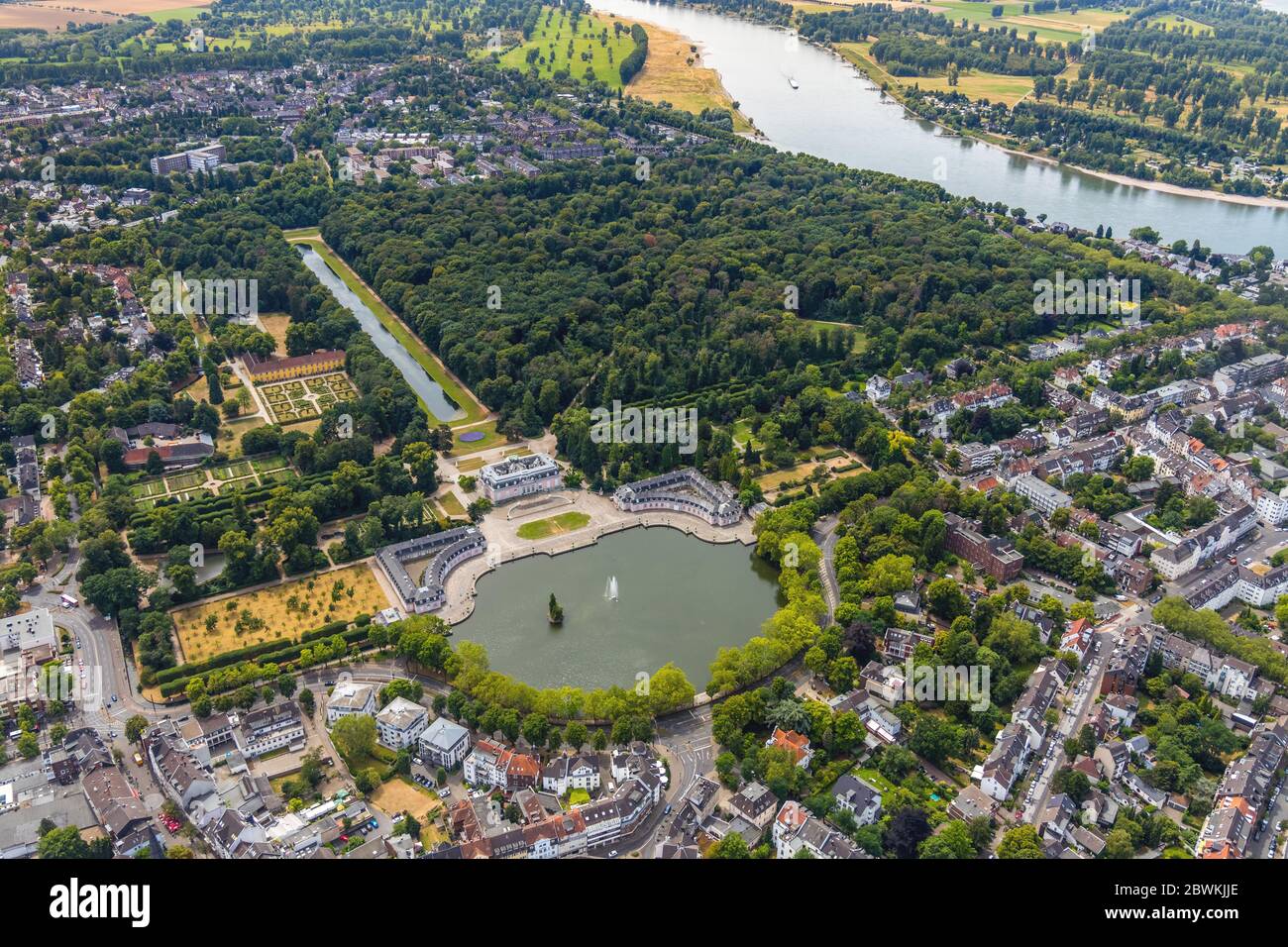 Schloss Benrath Schloss Mit Teich Stockfotos und bilder Kaufen Alamy