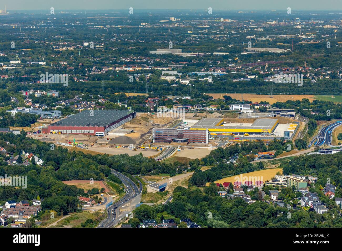 Neues Gewerbegebiet Mark 51░7 mit Logistikzentrum DHL und Autobahn A448, Deutschland, Nordrhein-Westfalen, Ruhrgebiet, Bochum Stockfoto