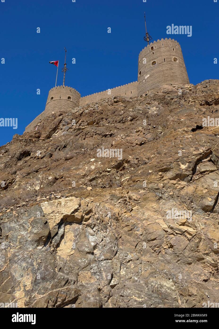 Blick auf die Mutrah Fort von der Corniche, Muscat, Sultanat von Oman. Stockfoto