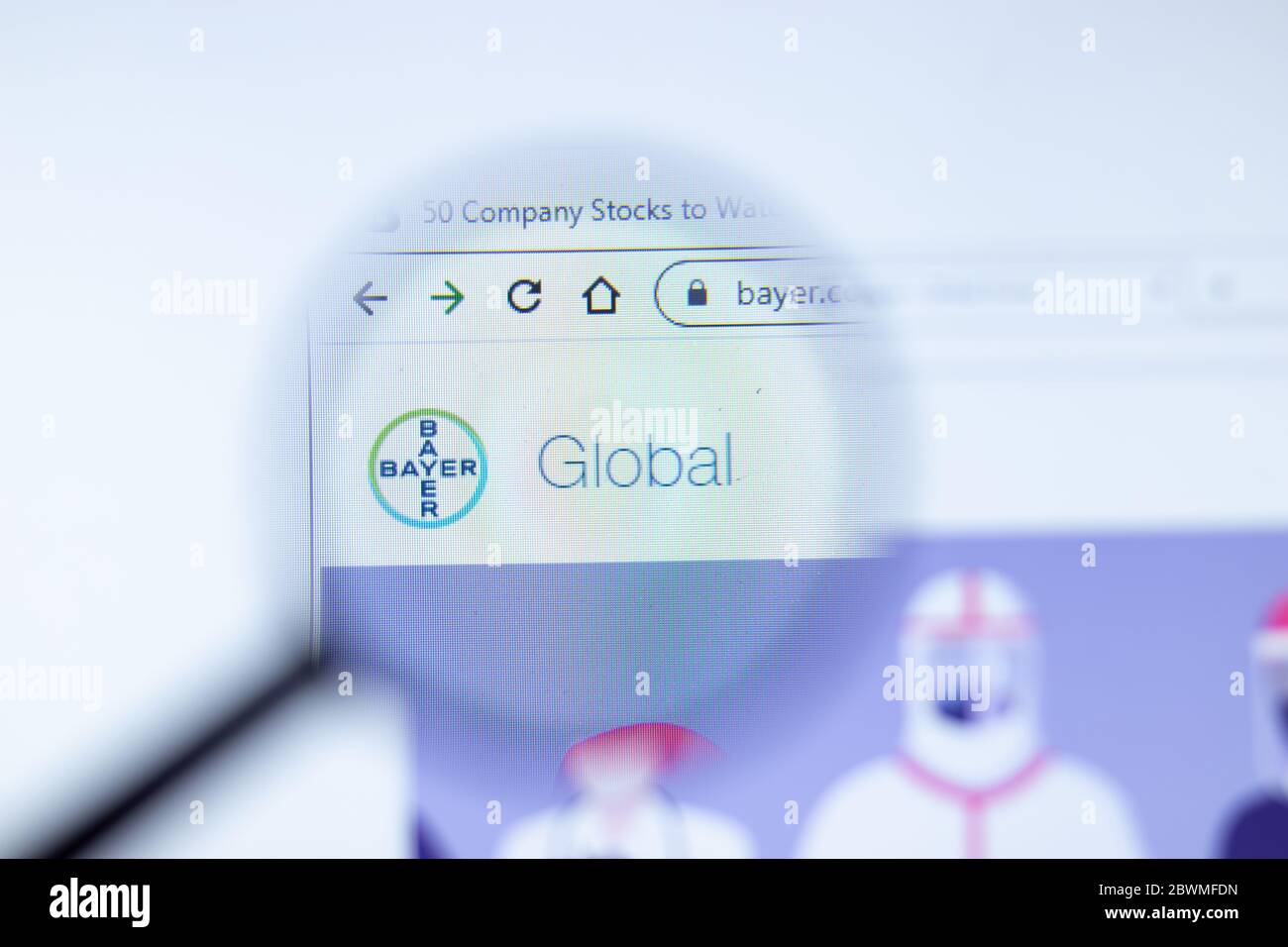 Moskau, Russland - 1. Juni 2020: Bayer.com Webseite. Bayer-Logo auf dem Display, illustrative Editorial. Stockfoto