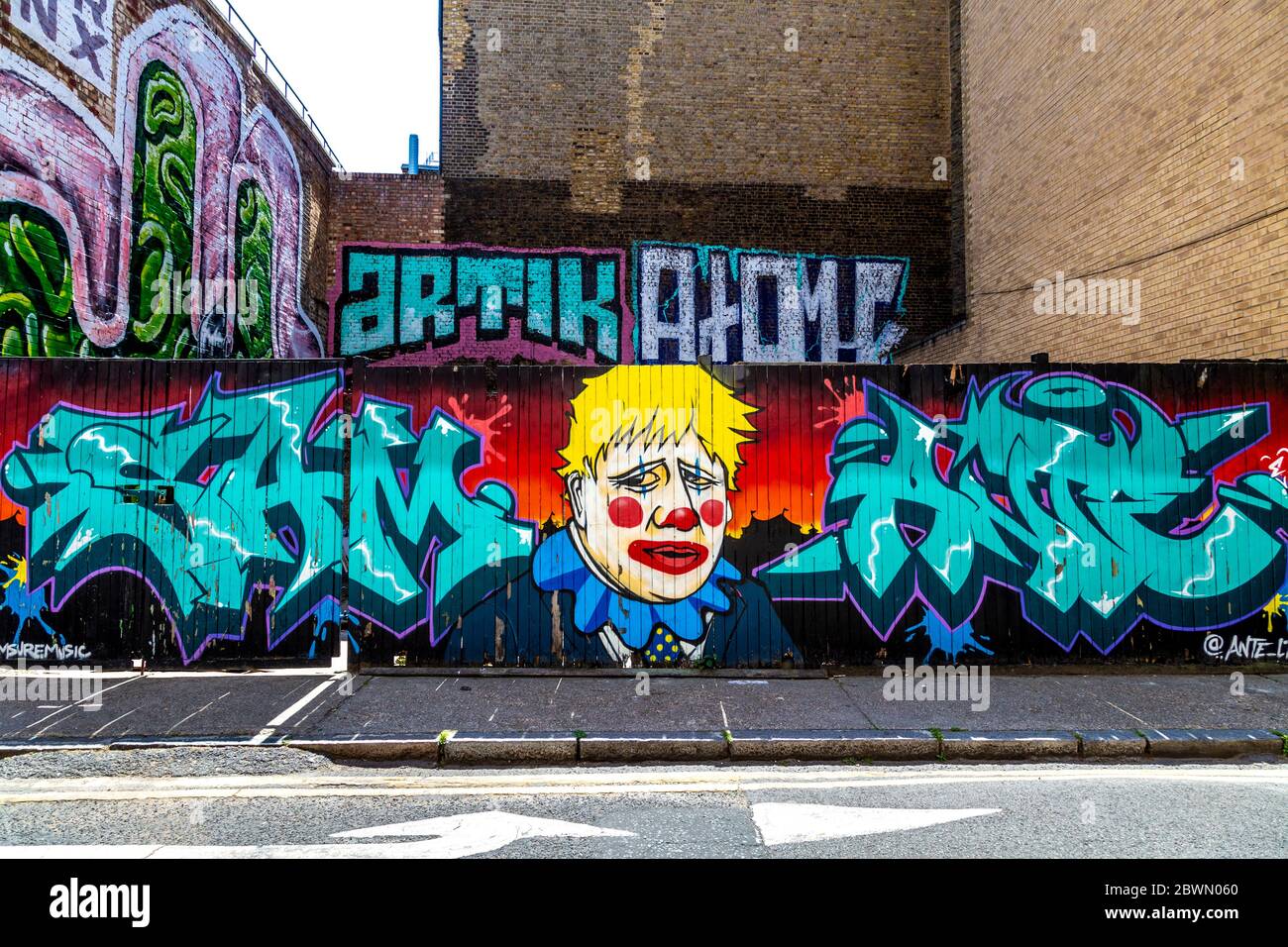 Wandbild von Boris Johnson als Clown von Ante ltd in Fashion Street, Spitalfields, London, Großbritannien Stockfoto