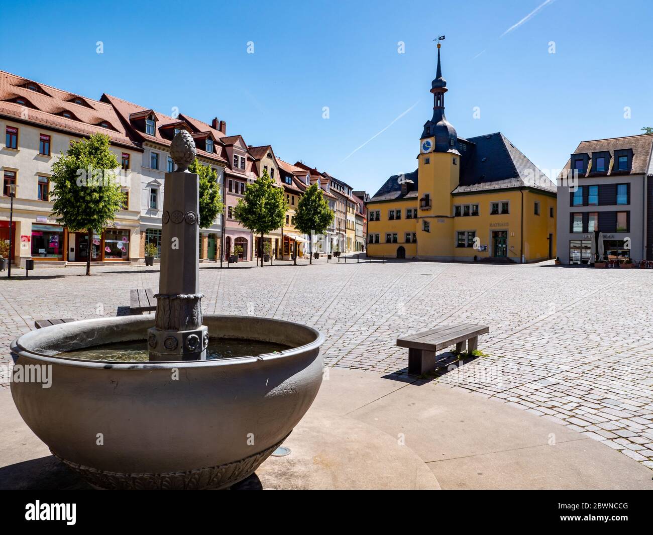 Marktplatz mit Rathaus von Apolda Stockfoto