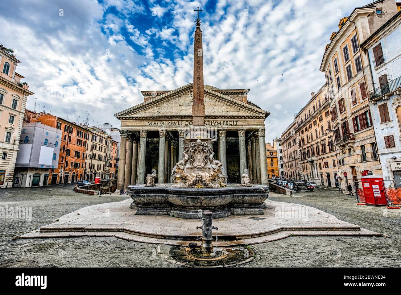 Italien Latium Rom in der Schleusenstraße: Pantheon auf der Piazza della Rotonda Stockfoto