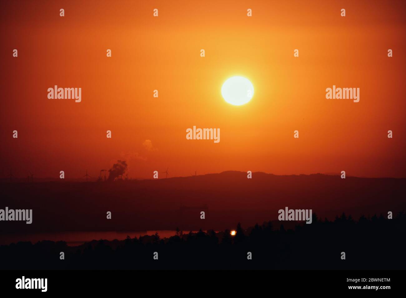 Morgens große Sonne auf dem Berg. Schottland Stockfoto