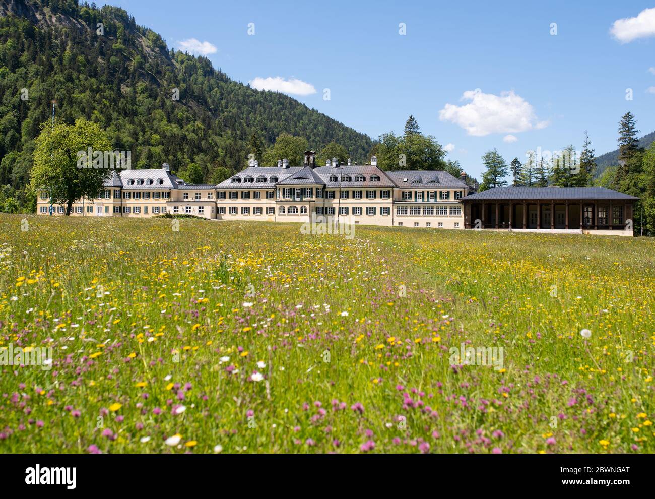 Kreuth, Deutschland. Juni 2020. Die ehemalige Bildungseinrichtung der Hanns-Seidel-Stiftung in Wildbad Kreuth. Kredit: Sven Hoppe/dpa/Alamy Live News Stockfoto