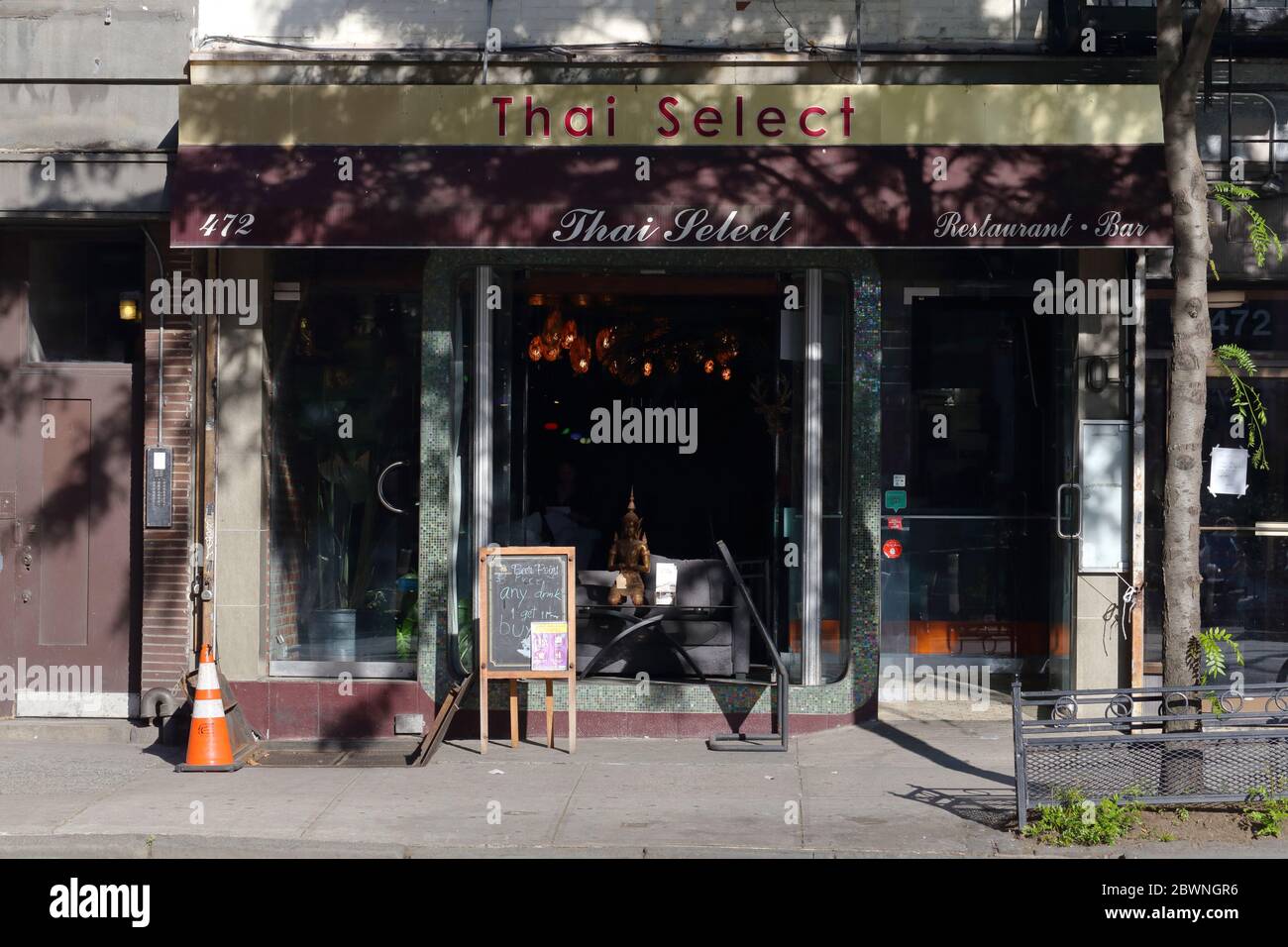 Thai Select NY, 472 Ninth Ave, New York. NYC-Schaufensterfoto eines thailändischen Restaurants im Viertel Hell's Kitchen in Manhattan. Stockfoto