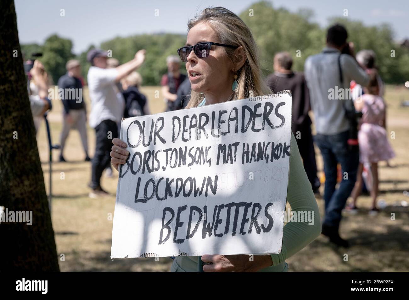 Coronavirus: Anti-Lockdown-Protest im Hyde Park, um die aktuellen Regierungsregeln öffentlicher, sozial-distanzierender und großangelegter Versammlungen erneut zu rebellieren. Stockfoto