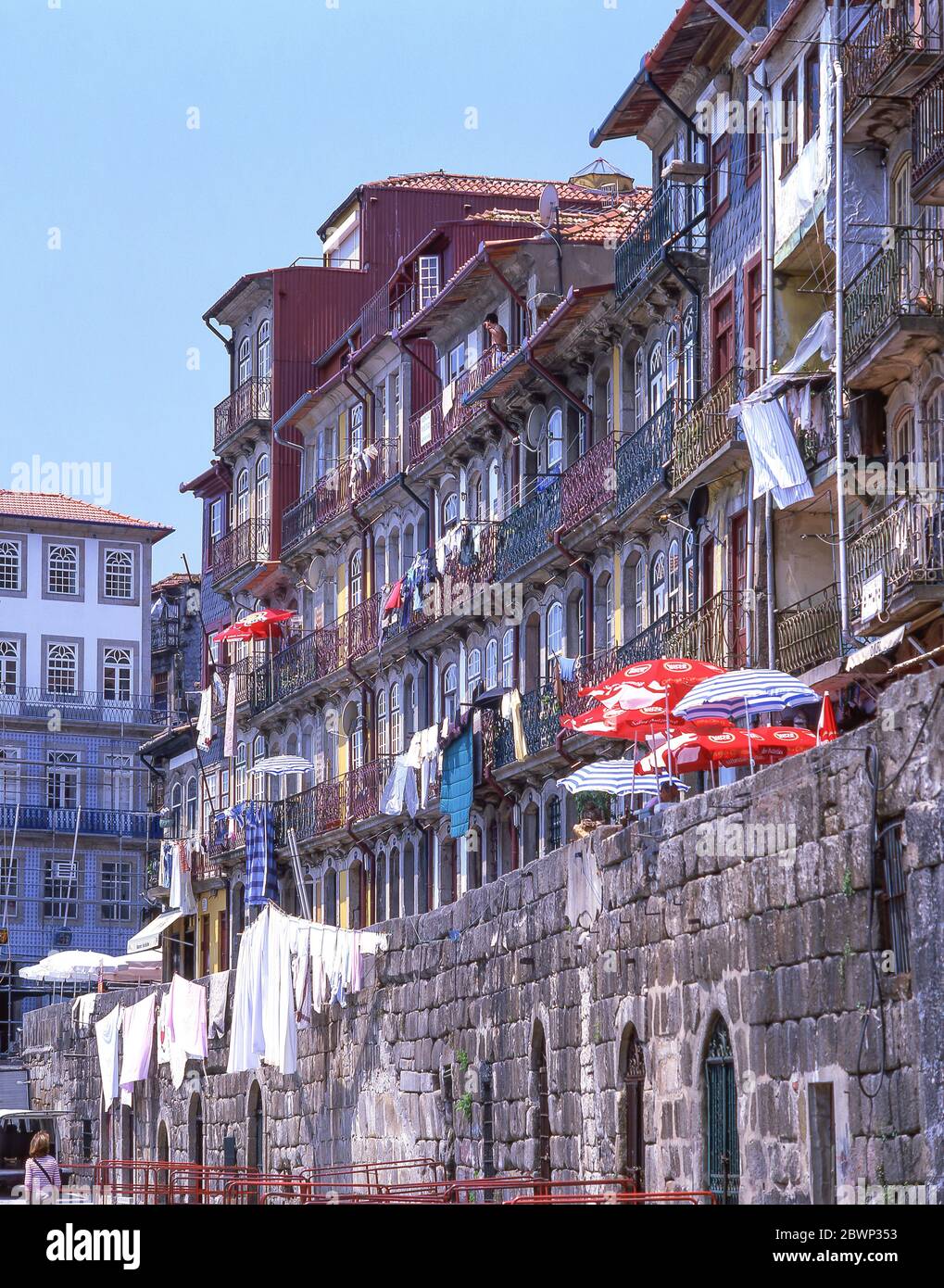 Historische Reihenhäuser im Ribeira District, Porto (Porto), Norte Region, Portugal Stockfoto
