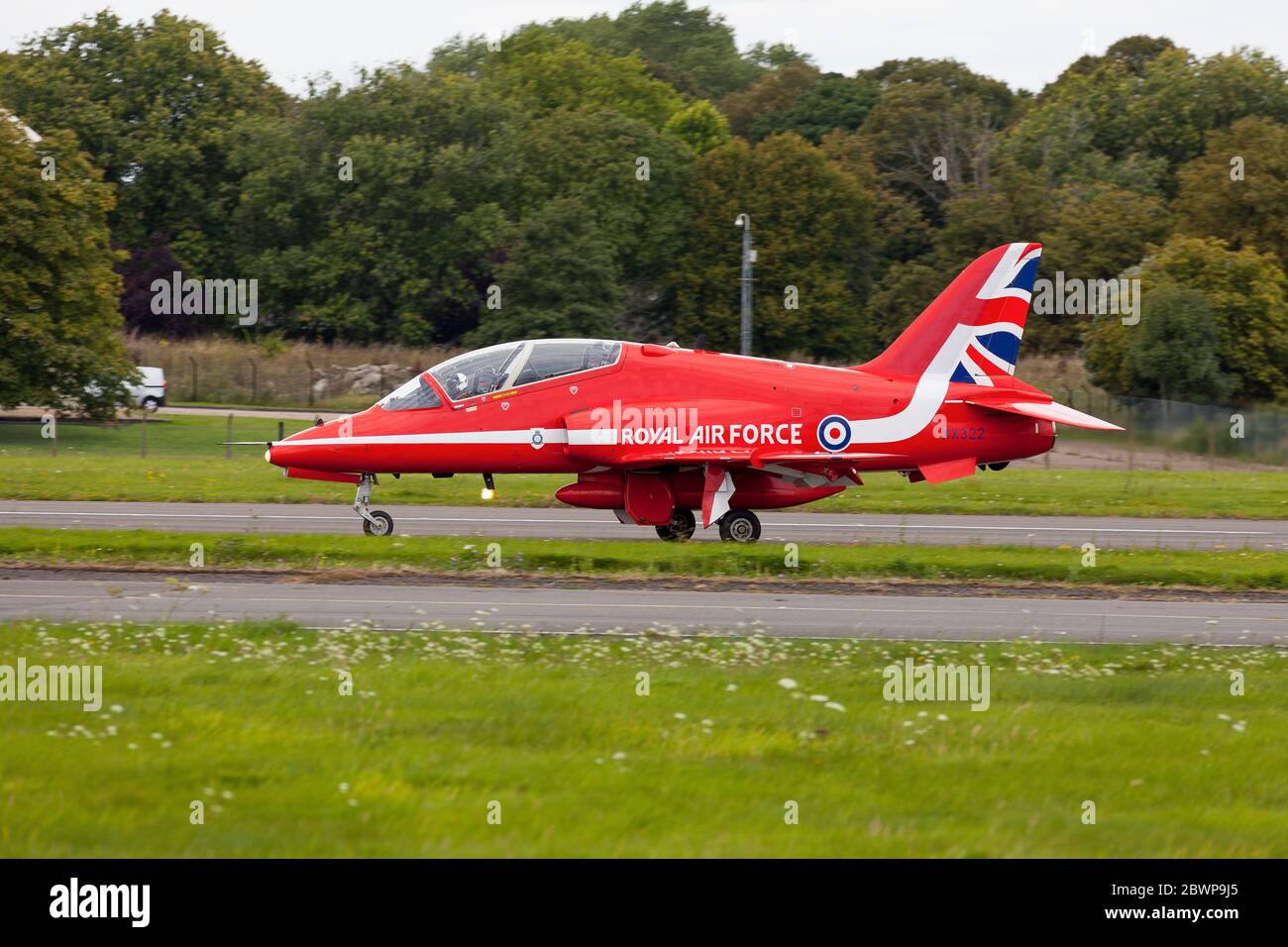 Red Arrow Jet auf Start- und Landebahn bei Biggin Hill Airshow Stockfoto