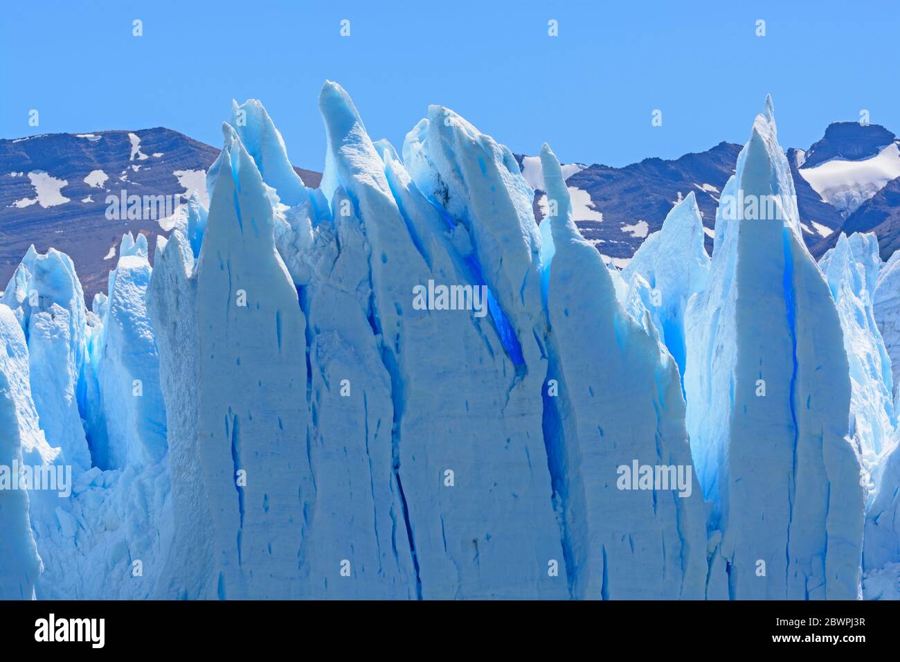Verdrehten Eis auf dem Perito Moreno Gletscher im Los Glaciares Nationalpark in Argentinien Stockfoto