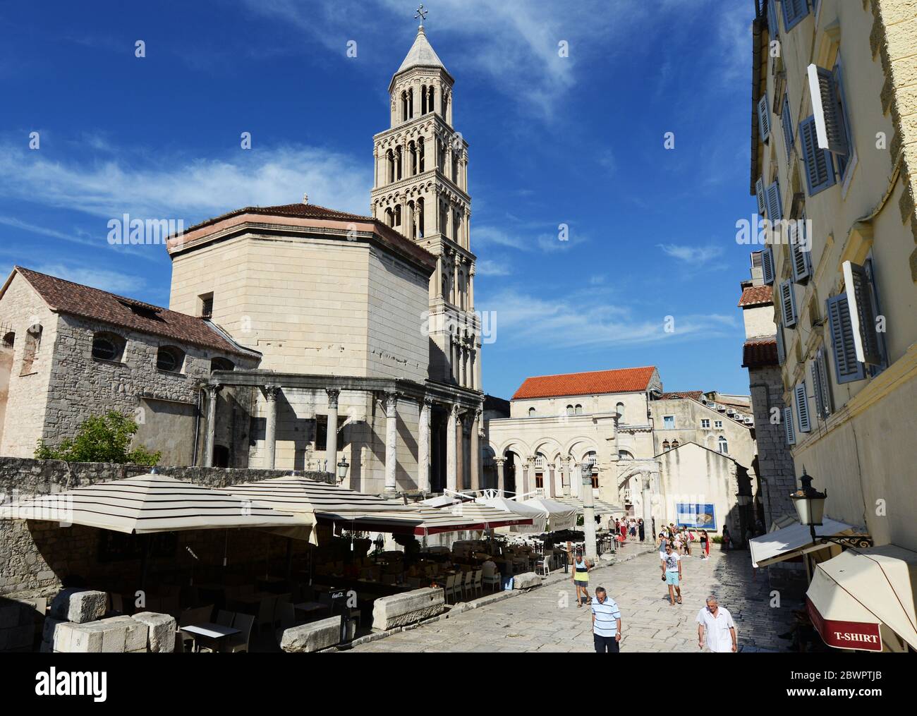 Kathedrale von Saint Domnius in Split. Die Struktur wurde 305 n. Chr. als Mausoleum des römischen Kaisers Diokletian erbaut. Stockfoto