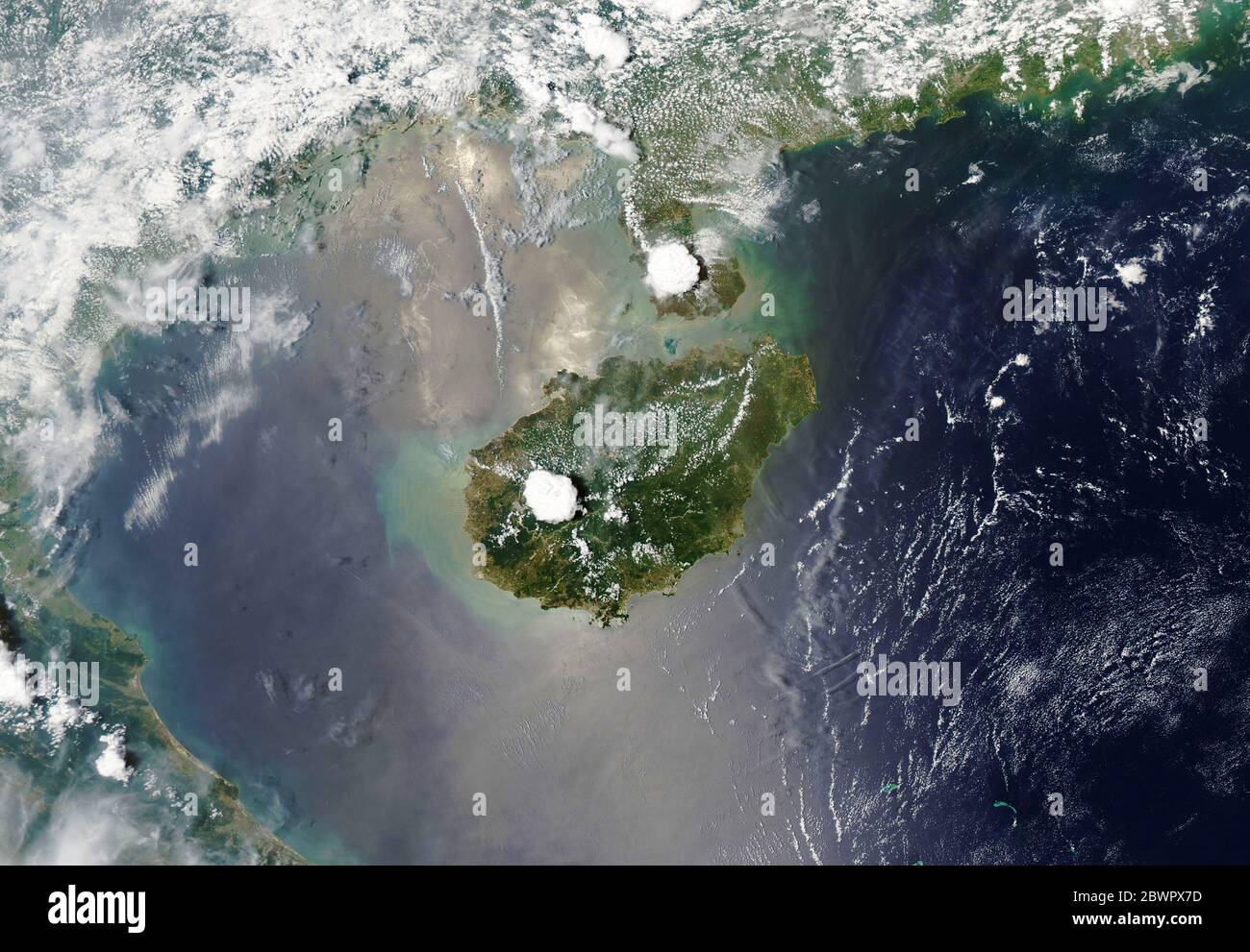 HAINAN ISLAND, CHINA - 11. Mai 2020 - Verbringen Sie Zeit auf Chinas Hainan Island, und die Chancen sind gut, dass Sie einen Gewitter erleben werden. Hainan und nei Stockfoto