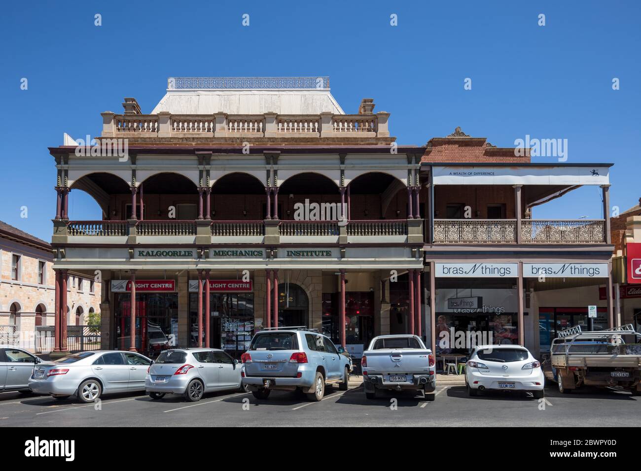 Kalgoorlie Western Australia 14. November 2019 : Historische Architektur, die derzeit als Verkaufsfläche in Kalgoorlie, Western Australia, genutzt wird Stockfoto