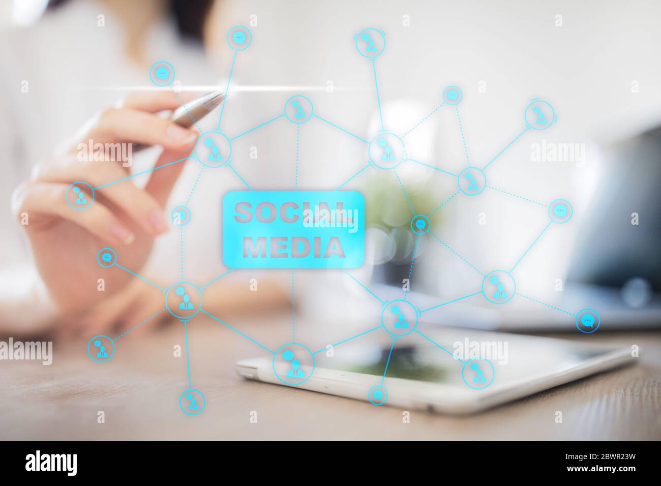 Social media Konzept auf virtuellen Bildschirm. Die globale Kommunikation Netzwerk Stockfoto