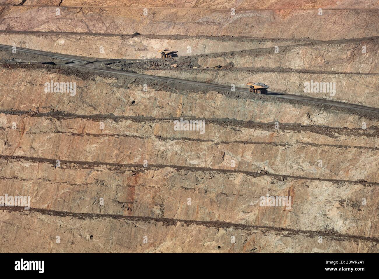 Kalgoorlie Western Australia 14. November 2019 : LKW arbeiten in der Super Pit, einer Goldmine in Kalgoorlie, Western Australia Stockfoto