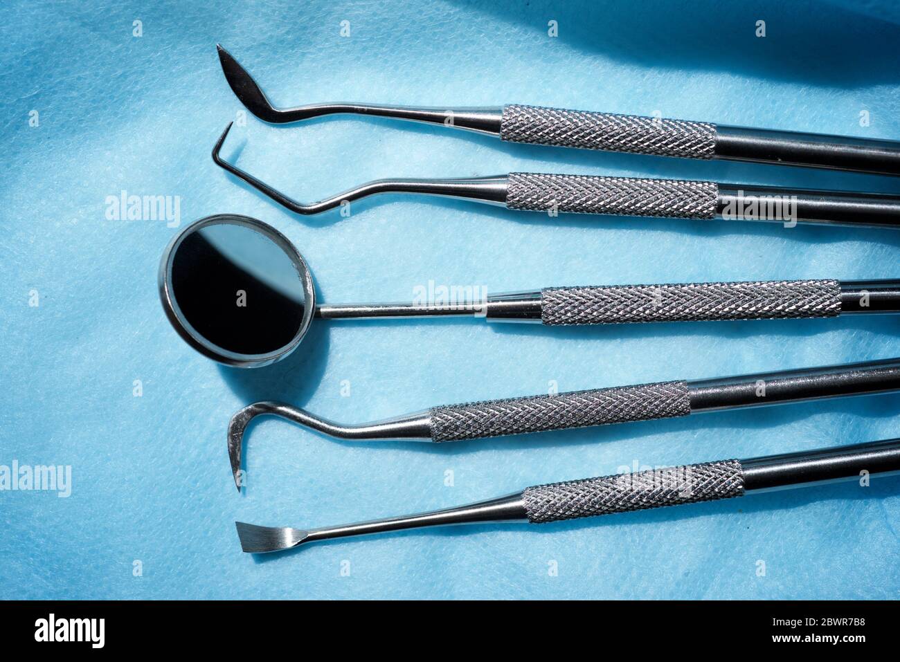 Instrumente, die vom Zahnarzt verwendet werden Stockfotografie - Alamy