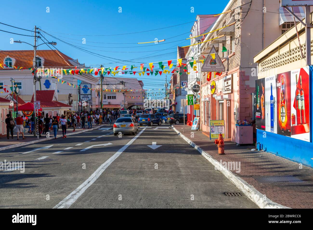 Gebäude an der Melville Street in St George's, Grenada, Windward Islands, West Indies, Karibik, Mittelamerika Stockfoto