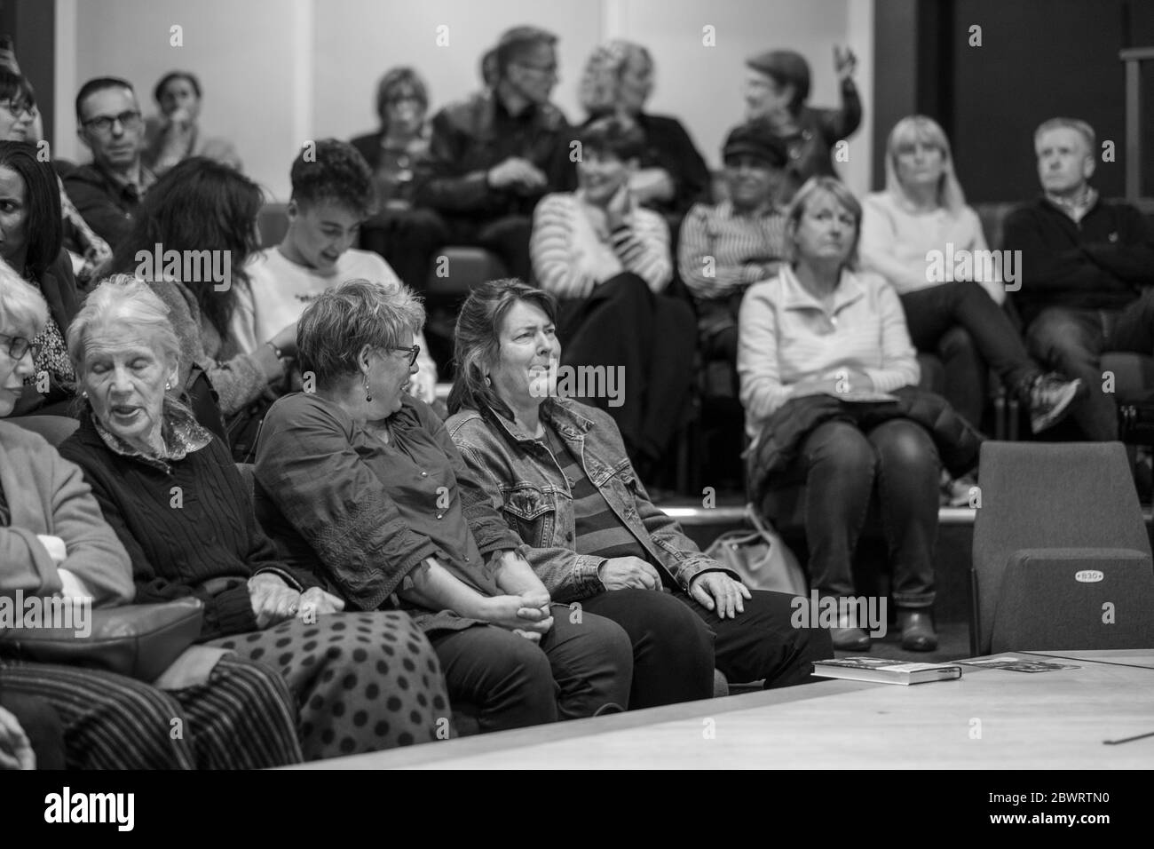 Lemn Sissay spricht beim Sevenoaks Literary Festival 2019 mit einem Publikum Stockfoto