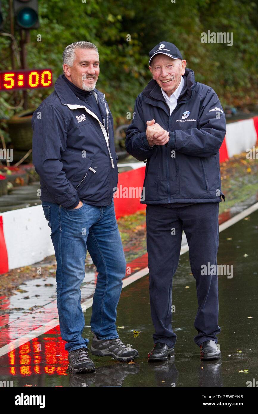 Der BBC Television-Star Paul Hollywood mit John Surtees eröffnet die diesjährige Henry Surtees Challenge im Buckmore Park, Kent, Großbritannien. 08.10.2014 Stockfoto