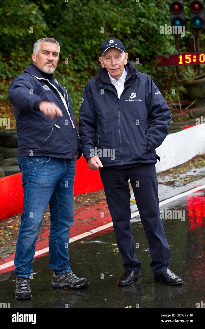 Der BBC Television-Star Paul Hollywood mit John Surtees eröffnet die diesjährige Henry Surtees Challenge im Buckmore Park, Kent, Großbritannien. 08.10.2014 Stockfoto