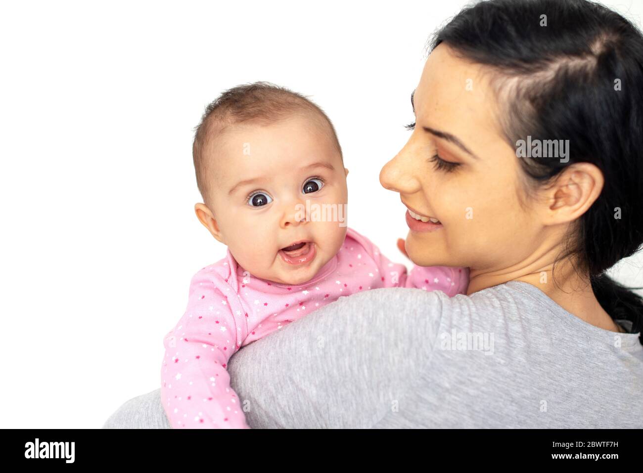 Bild von glücklicher Mutter mit liebenswert Baby. Muttertag Konzept. Stockfoto