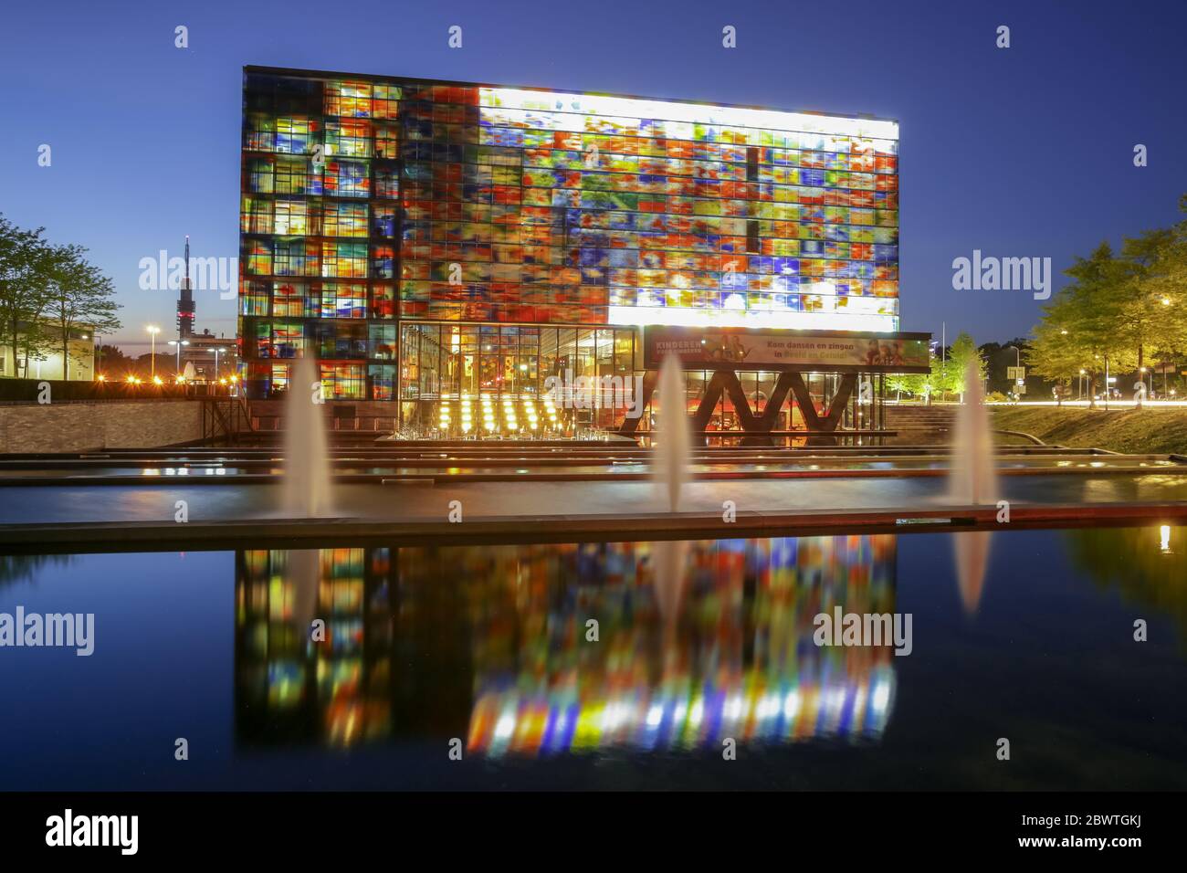 HILVERSUM, NIEDERLANDE - 08. MAI 2020: Das Niederländische Institut für Klang und Vision ist das Kulturarchiv und ein Museum. Das Institut sammelt Stockfoto