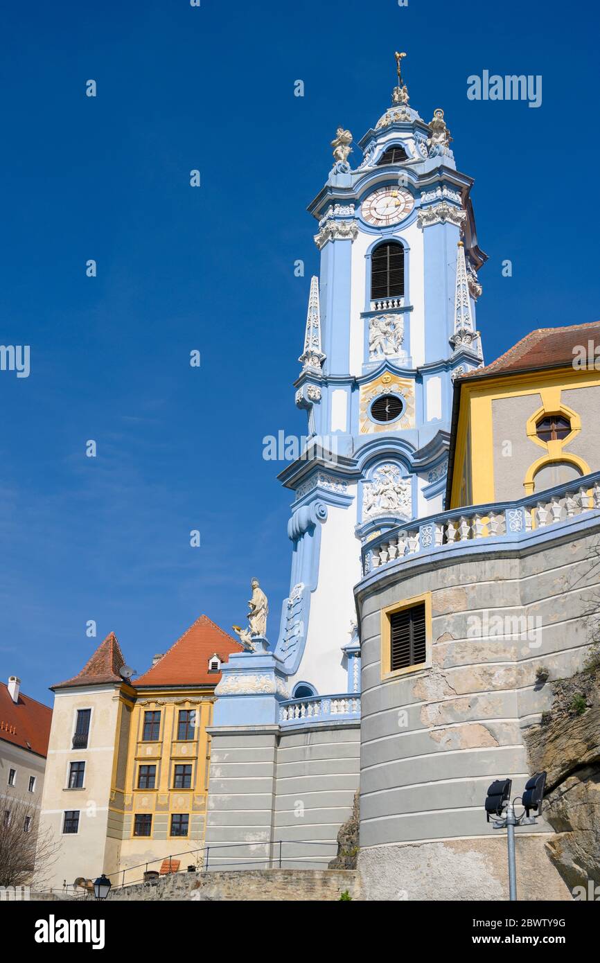Österreich, Niederösterreich, Wachau, Dürnstein, Kirchturm der Stiftskirche, Wahren der Wachau. Stockfoto