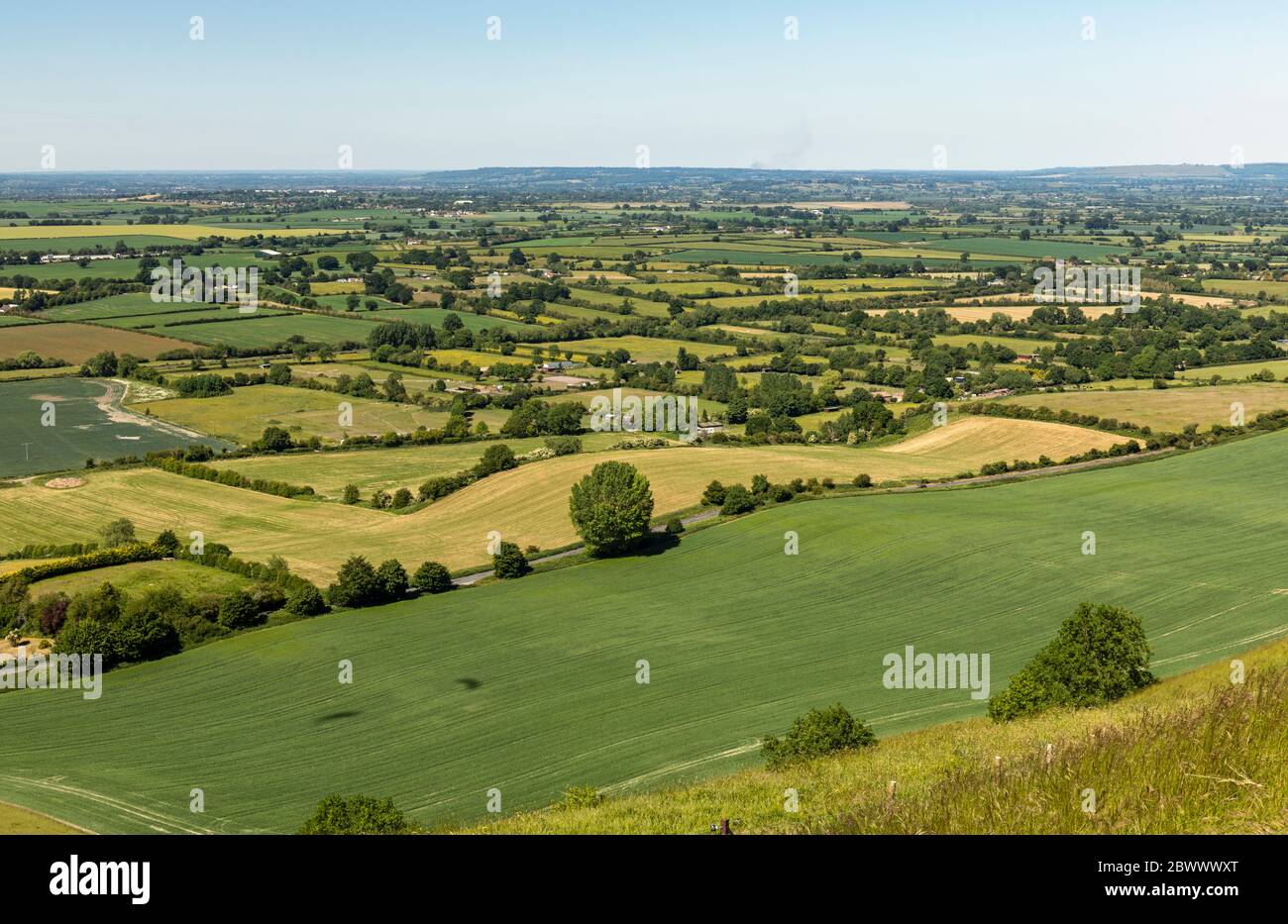 Blick auf die Landschaft von Wiltshire von Olivers Castle, Roundway Hill, Devizes, Wiltshire, England, Großbritannien Stockfoto