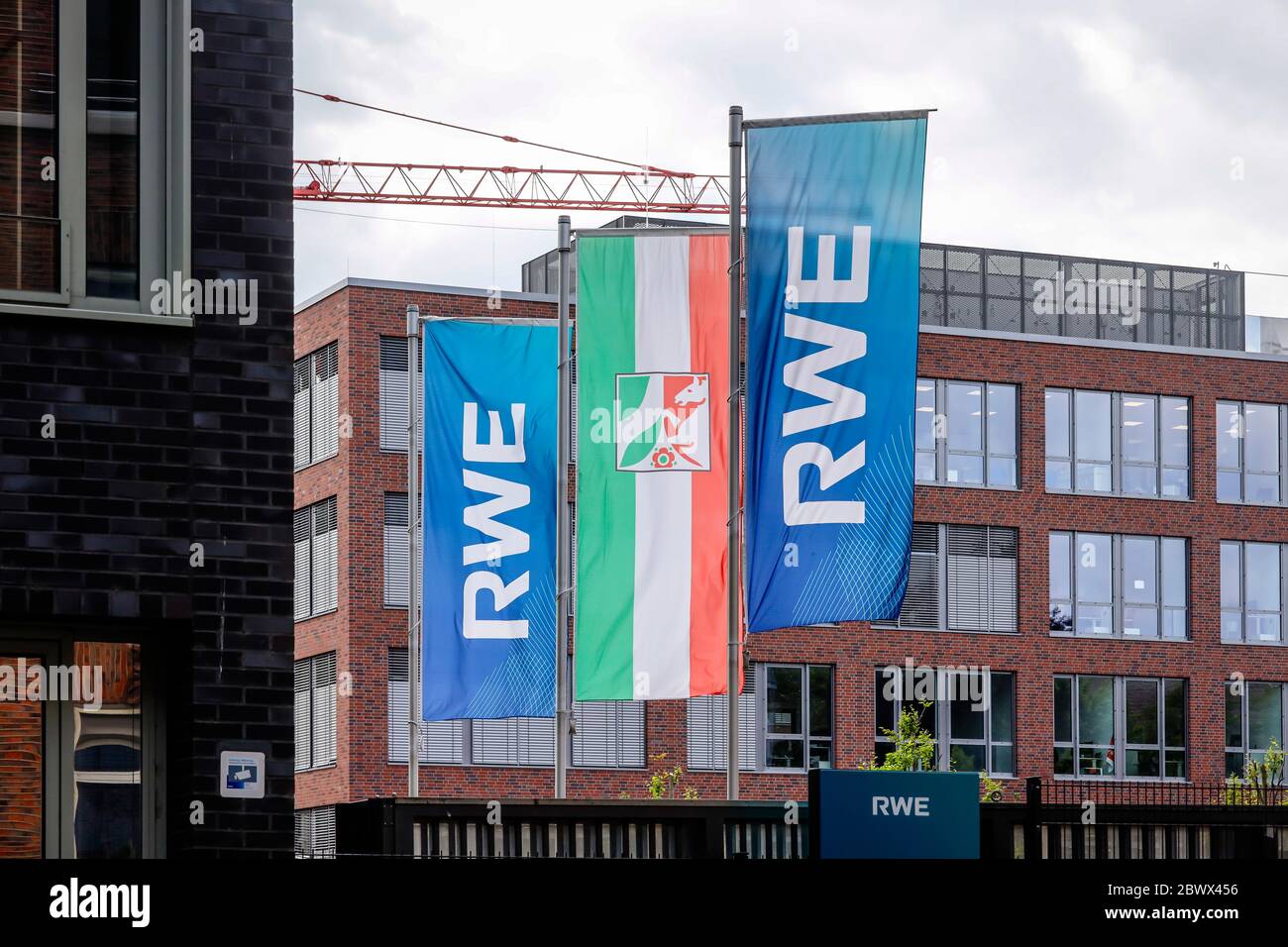 Essen, Ruhrgebiet, Nordrhein-Westfalen, Deutschland - RWE-Hauptsitz, neuer Campus am neuen RWE-Platz in der Altenessener Straße im Altenessener Stadtteil Stockfoto