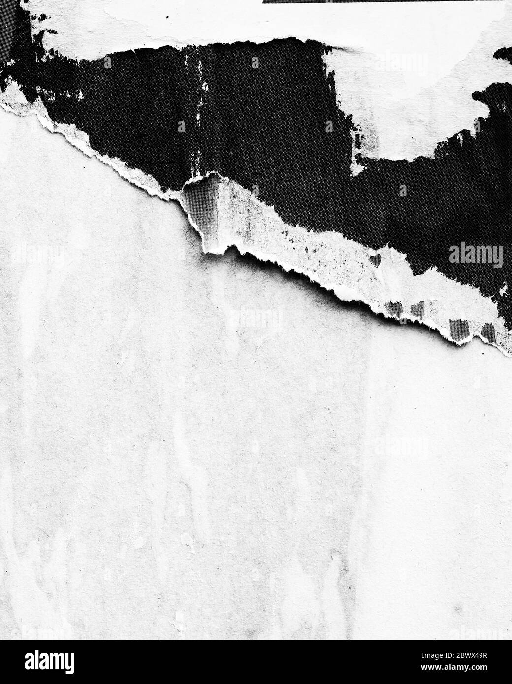 Alte leere zerrissene Poster Texturen Hintergründe Grunge zerknittert Papier vintage Collage Plakate leeren Raum für Text Hintergrund Oberfläche Stockfoto