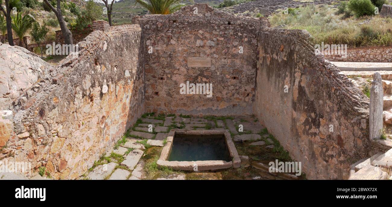 Traditioneller Brunnen der Quelle Los Moros, Hornachos, Spanien. Infrastruktur im 16. Jahrhundert gebaut Stockfoto