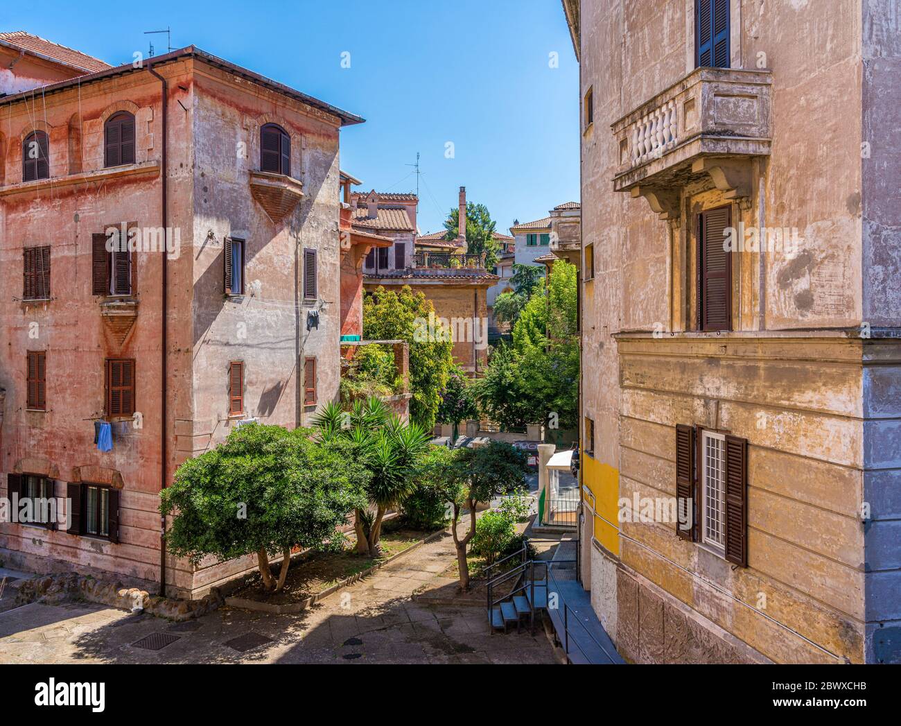Das malerische Viertel Garbatella in Rom an einem sonnigen Morgen, Italien. Stockfoto
