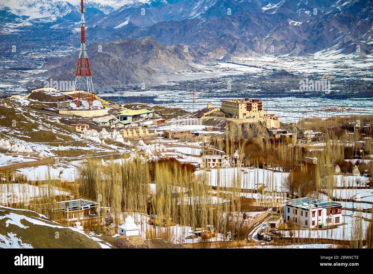 Stok Palace in den Schneebergen von Ladakh, Jammu und Kaschmir, Indien. Die Architektur des Stok Palace ist eine perfekte Mischung aus Tradition und Moderne. Stockfoto