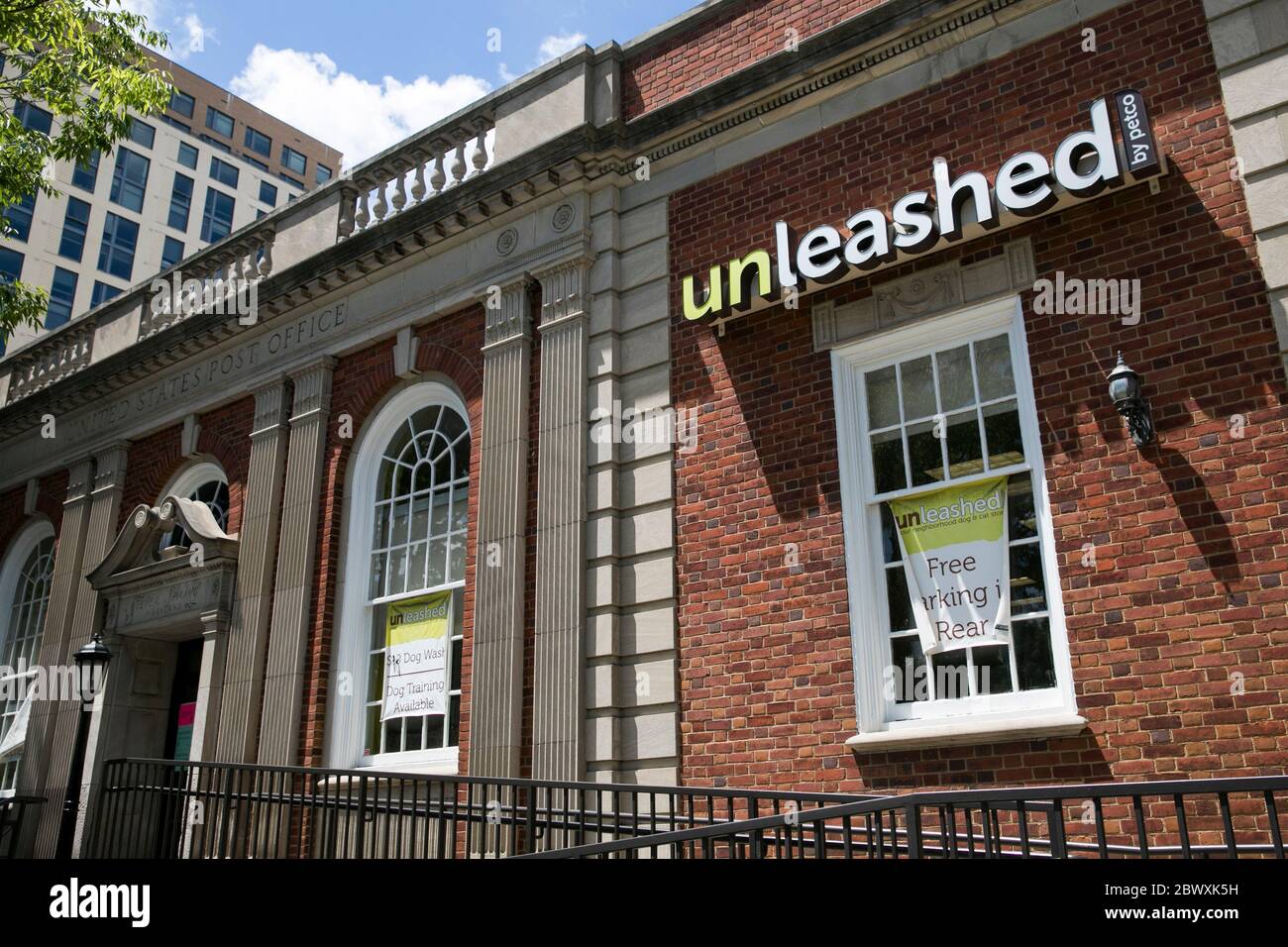 Ein Logo-Schild vor einem Unleashed by Petco-Einzelhandelsgeschäft in Silver Spring, Maryland am 23. Mai 2020 Stockfoto