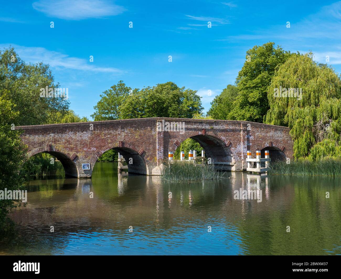 Spring Time Landscape, Sonning Bridge, Themse, Sonning, Reading, Berkshire, England, Großbritannien, GB. Stockfoto