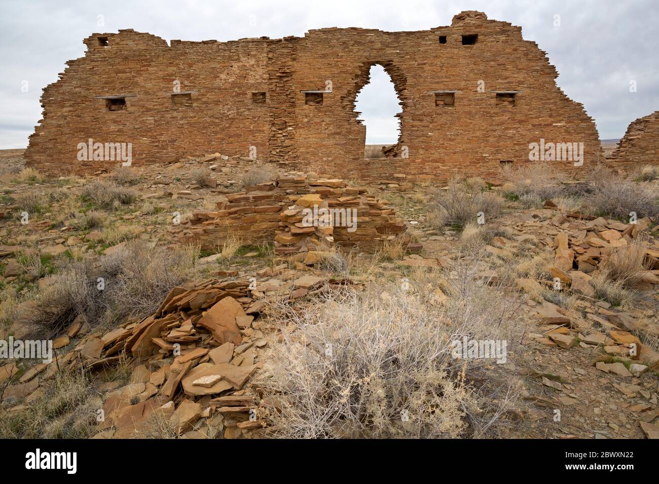 NM00428-00...NEW MEXICO - ein alter Eingang in einer Mauer am großen Haus von Penasco Blanco, das im Chaco Culture National Historical Park, A WOR, aufbewahrt wird Stockfoto