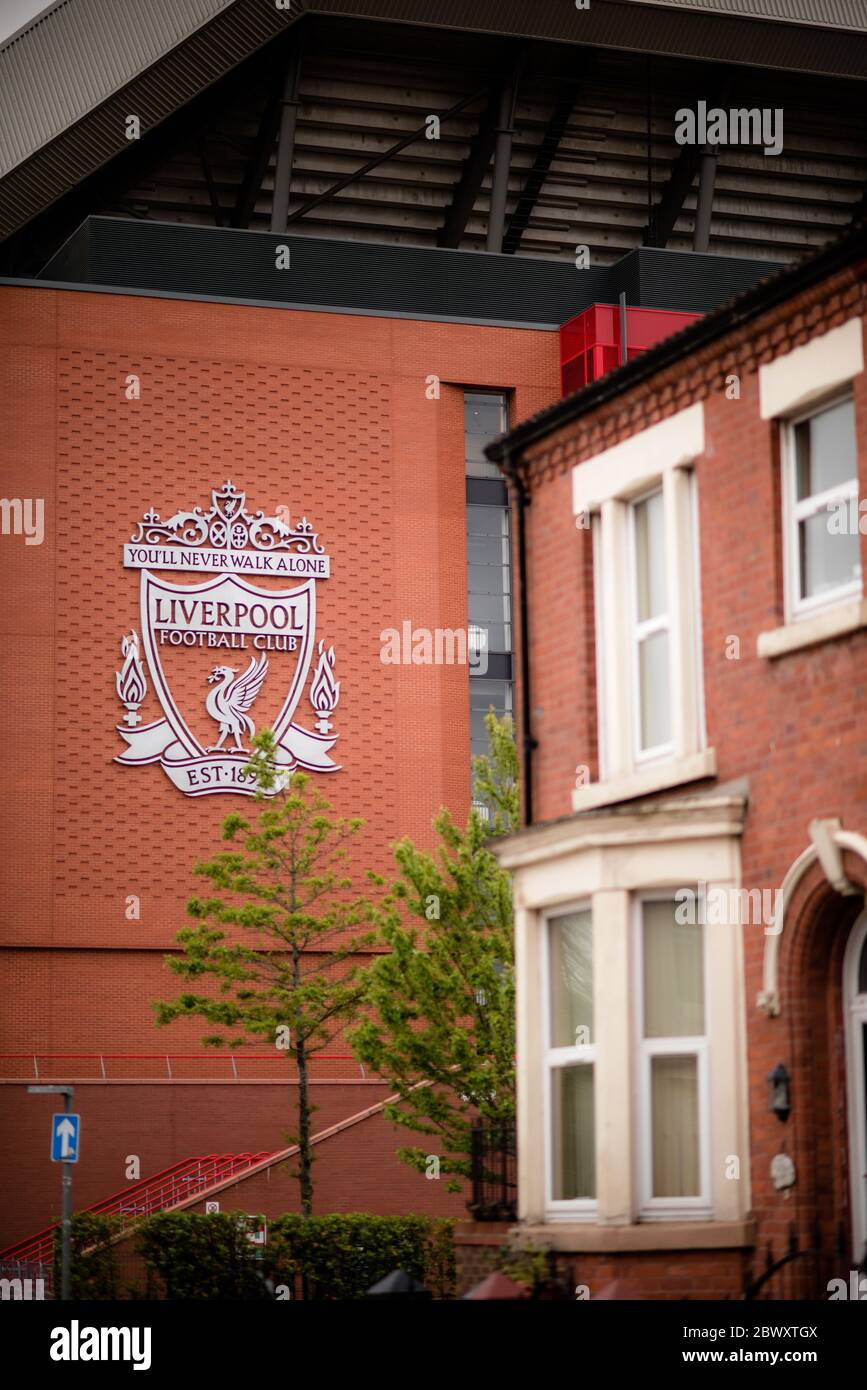 FC-Abzeichen von Liverpool. Anfield, Liverpool, Großbritannien. Stockfoto