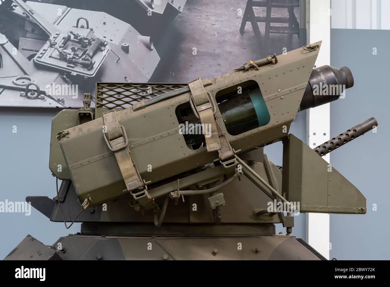 Bovington.Dorset.Vereinigtes Königreich.9. Februar 2020.Vigilant Anti-Tank-Raketen sind auf einem Ferret Scout gepanzerten Auto auf dem Display im Tank Museum montiert Stockfoto