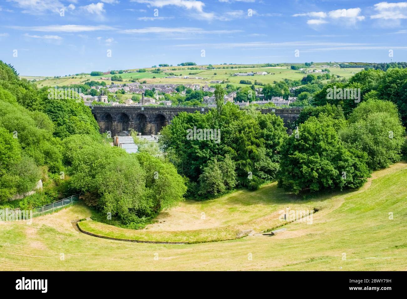 Das Dorf Slaithwaite im Colne Valley in West Yorkshire, Großbritannien Stockfoto