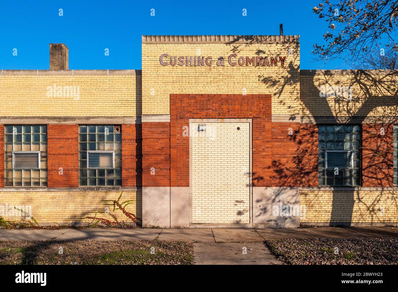 Außenansicht des Druckgebäudes von Cushing and Company Stockfoto