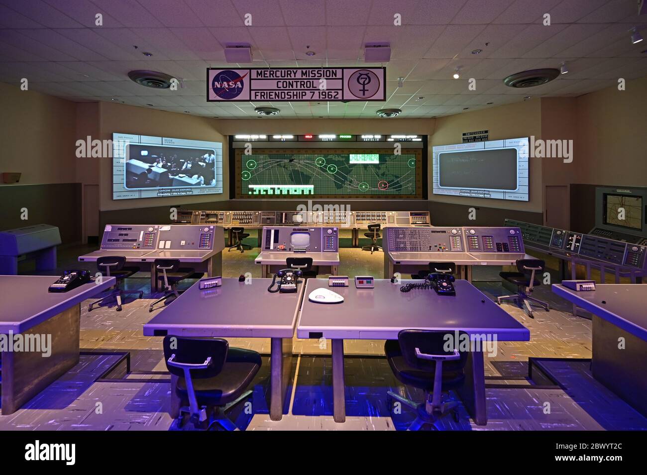Kennedy Space Center, Merritt Island, Florida - 30. Mai 2020 - Replik der Mercury Mission Control von 1962 an der Kennedy Space Station, Florida. Stockfoto