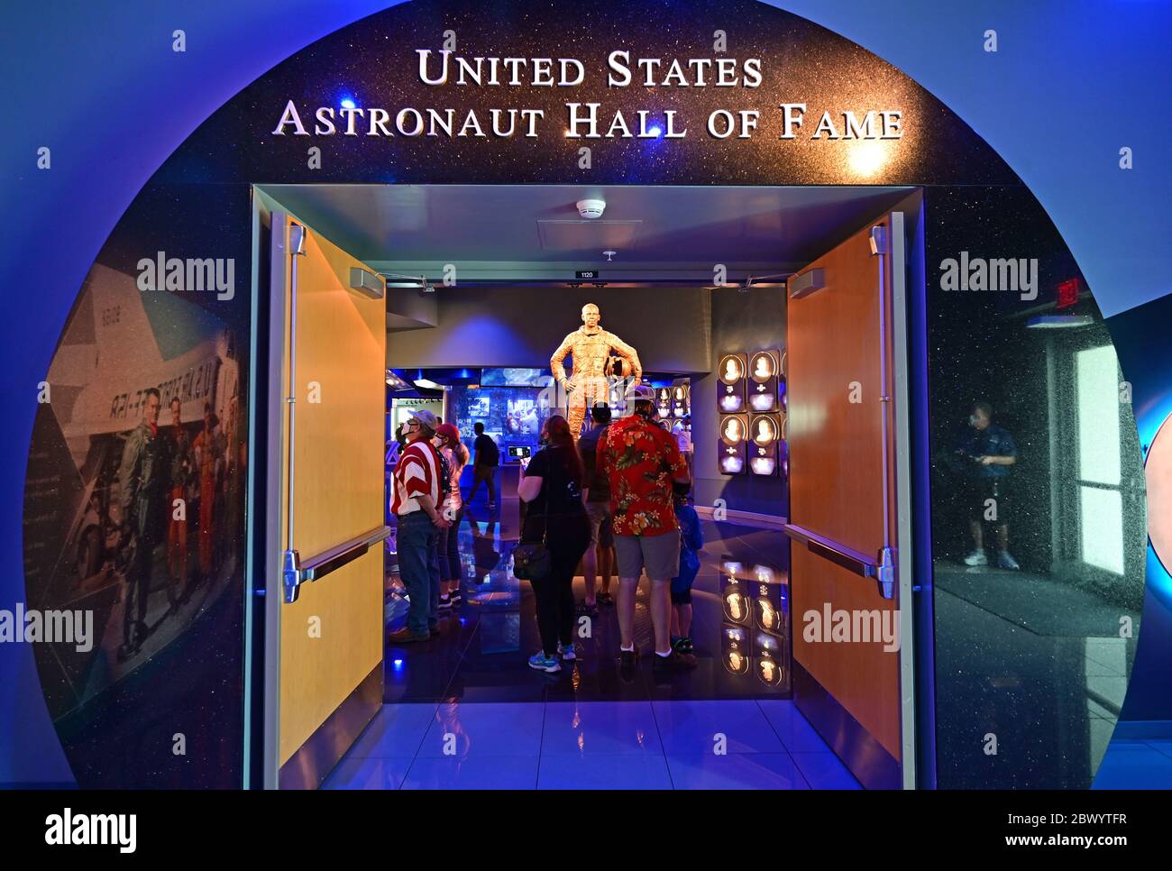Kennedy Space Center, Merritt Island, Florida - 30. Mai 2020 - Astronaits' Hall of Fame am Morgen des NASA SpaceX Starts. Stockfoto