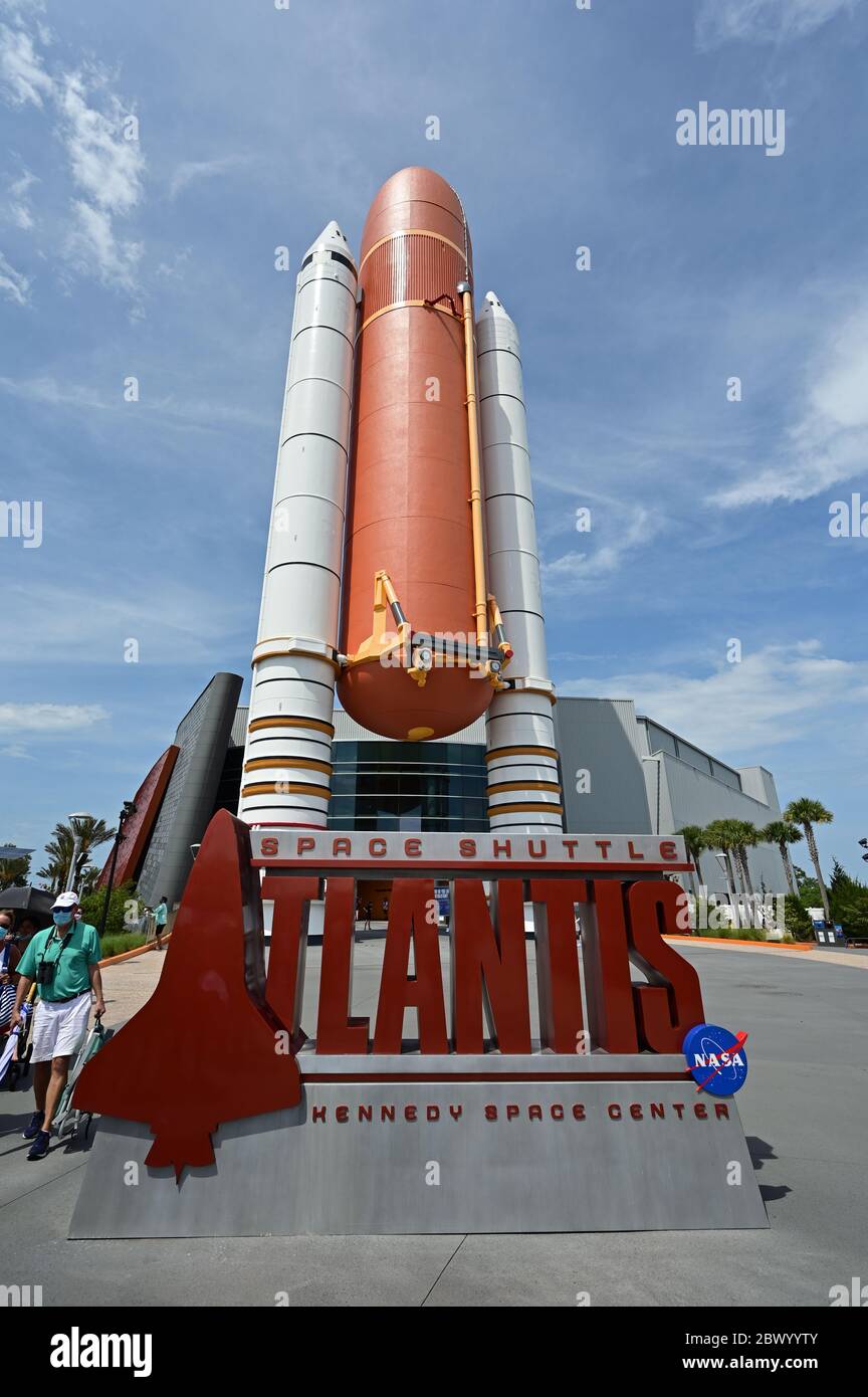 Kennedy Space Center, Merritt Island, Florida - 30. Mai 2020 - Shuttle Atlantis Display und Museum am Morgen der NASA SpaceX Start. Stockfoto