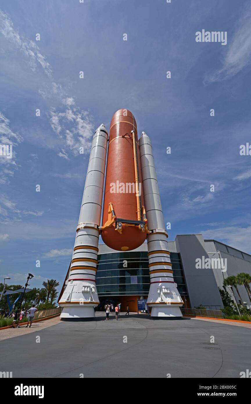 Kennedy Space Center, Merritt Island, Florida - 30. Mai 2020 - Shuttle Atlantis Display und Museum am Morgen der NASA SpaceX Start. Stockfoto
