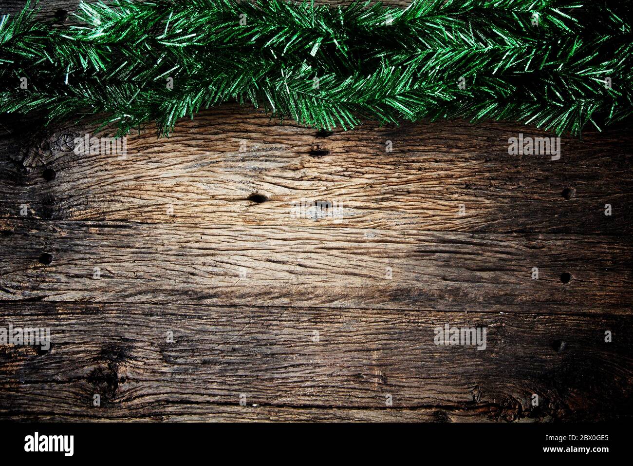 Weihnachten Tannenbaum auf einem Holzbrett Stockfoto