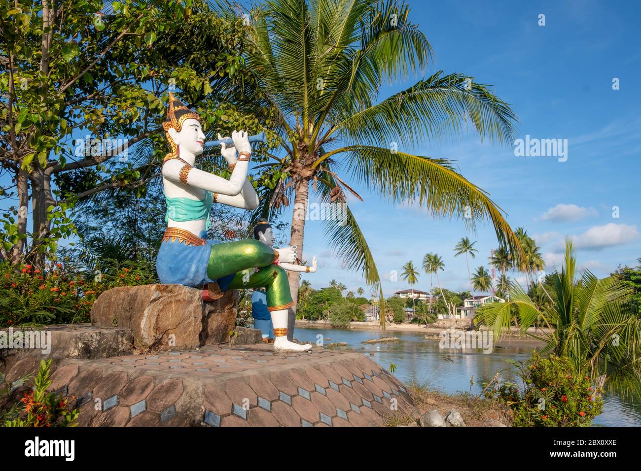 Thai-Geschichte Charakter Statuen im Big buddha Tempel auf Koh Samui, Thailand. Stockfoto