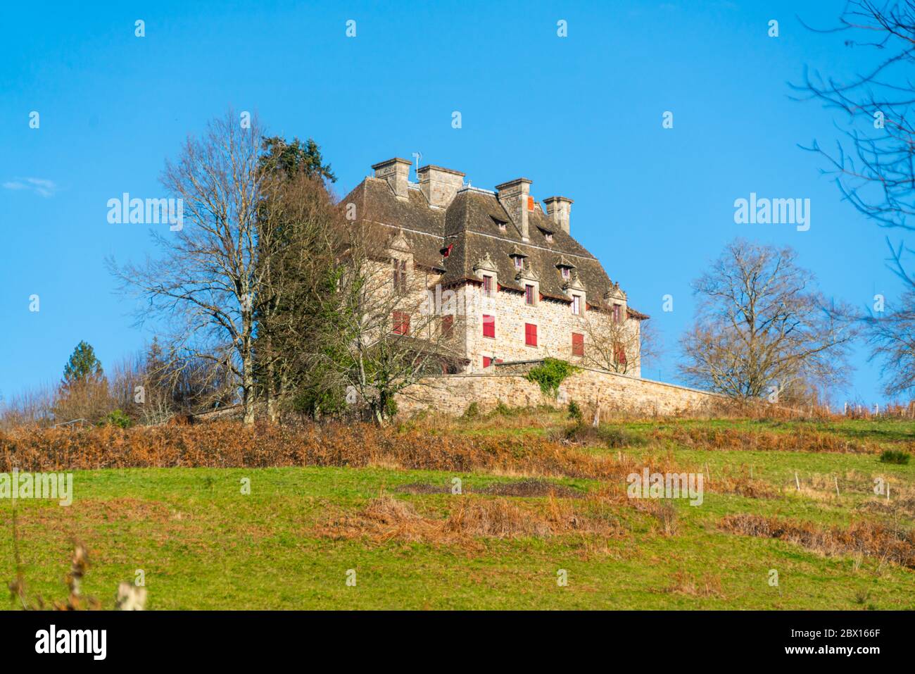 Altes Franch authentisches Haus nahe Argentat in der Mitte von Frankreich Stockfoto